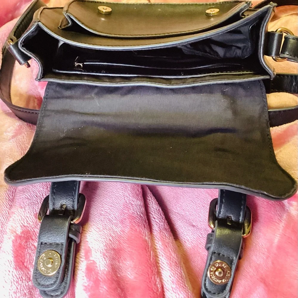 Forever 21 Leather Shoulder Bag‎  Black Crossbody